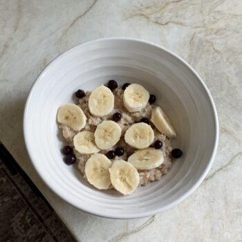 Cinnamon Banana Protein Oatmeal Recipe