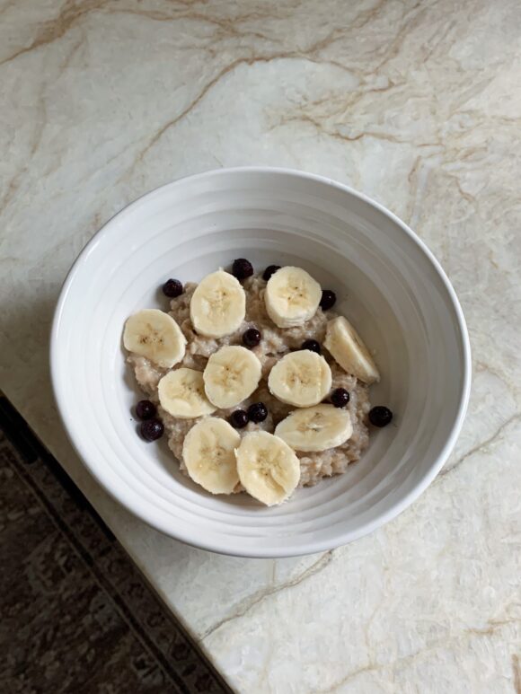 Cinnamon Banana Protein Oatmeal Recipe