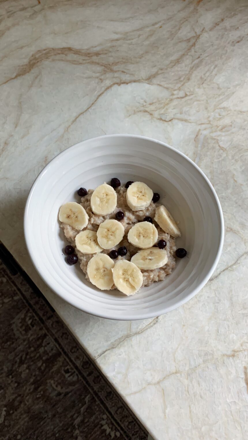 Cinnamon Banana Protein Oatmeal Recipe